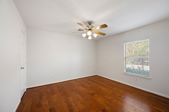 Photo - 1727 Hadley St