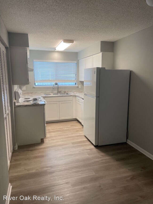 Photo - 3 br, 2 bath House - 3173 Vine Street