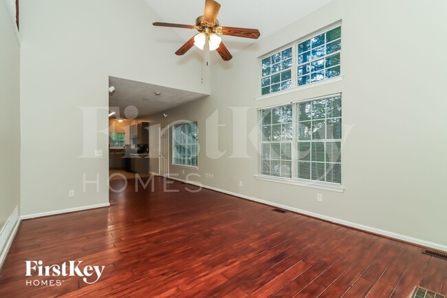 Photo - 1310 Invermere Dr SE