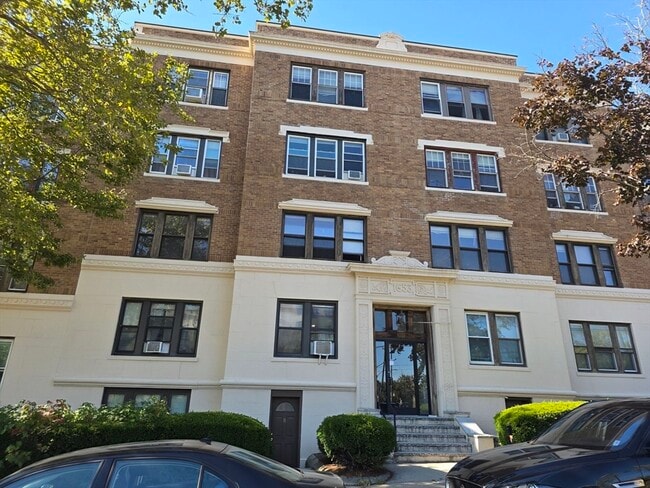 Building Photo - 1653 Commonwealth Ave Unit 3