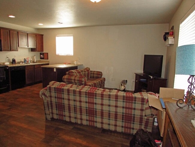 Photo - 3 Bedroom 2 bath in Vineyard!!