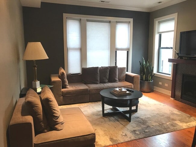 Photo - 2430 N Geneva Terrace Unit 2