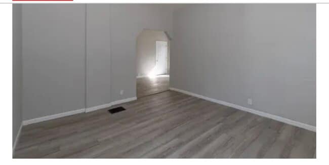 Photo - 1033 N Belmont Ave