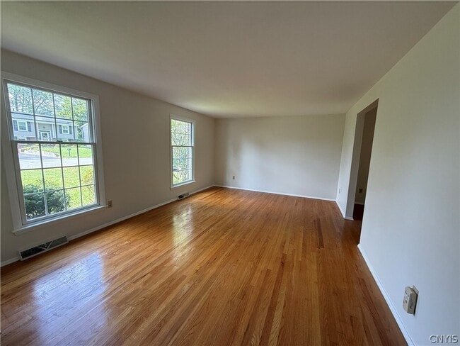 Photo - 116 Stillwater Dr