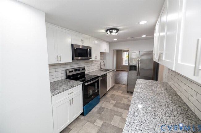 Photo - 116 E 15th St