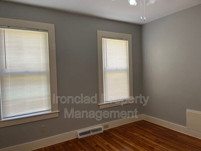 Photo - 104 Oak St Unidad 1st Floor