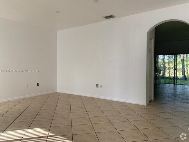Building Photo - 14109 SW 49th St Rental