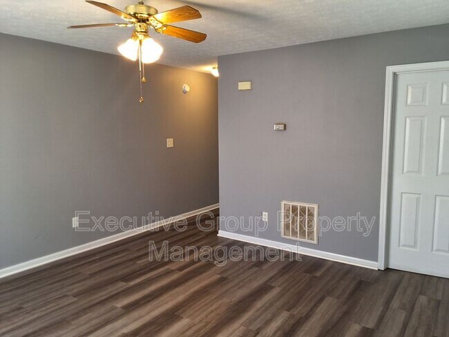 Photo - 1113 Crowne Pointe Dr