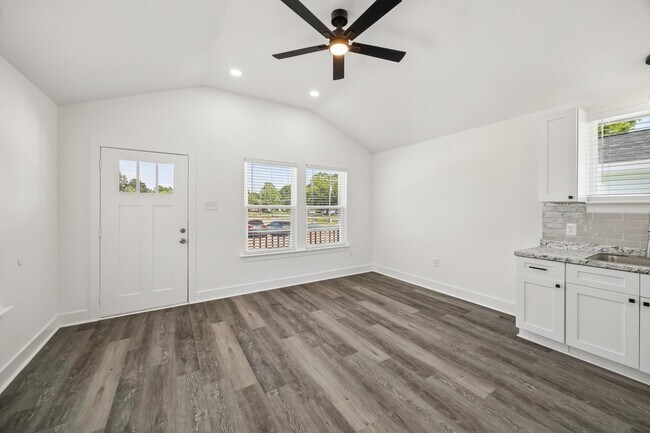 Photo - 22837 E Community Dr Unit 3 - 1 bed