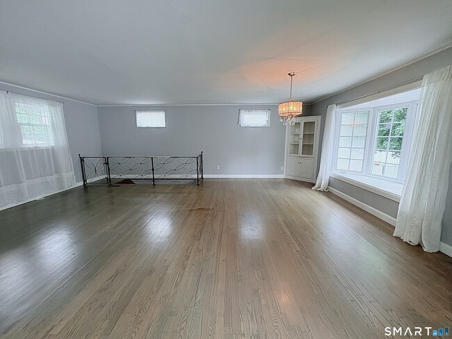 Photo - 43 Meadowbrook Rd