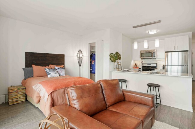 Photo - 1001 S State St