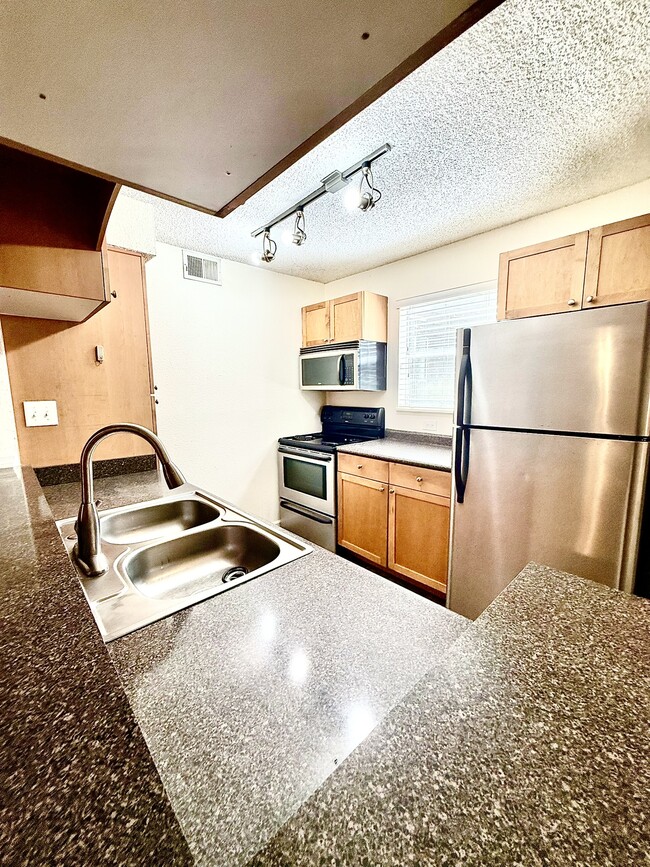 Photo - 2500 Winding Creek Blvd