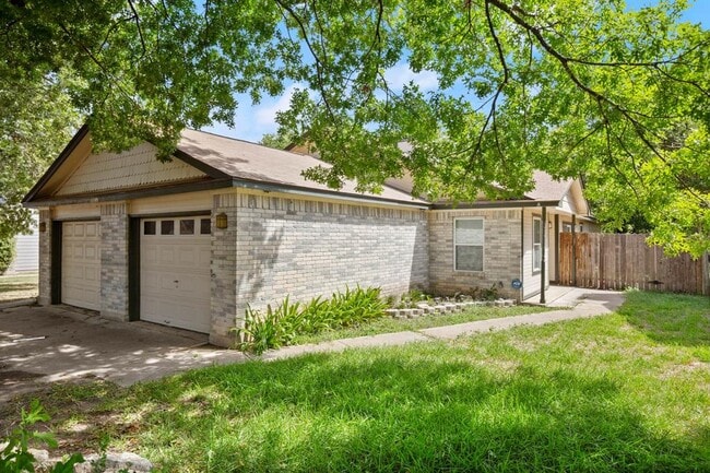 Building Photo - 13309 Saddlebrook Trail