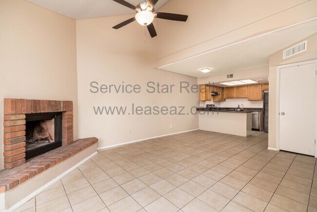 Photo - 2127 E 10th St