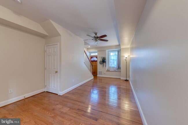 Photo - 1818 Bank St