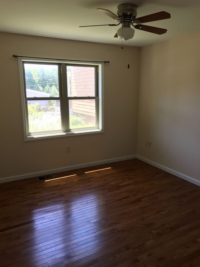 Photo - 239-245 Beaver Street (W) Unit 241