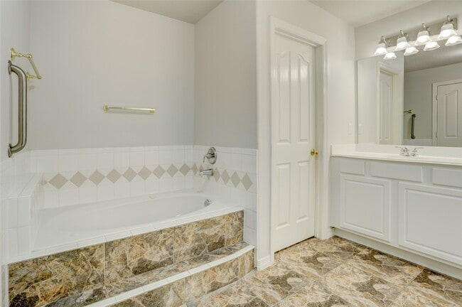 Photo - 7630 N Linpar Ct