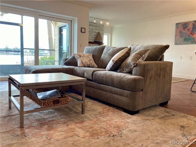 Photo - 373 NW 14th Pl