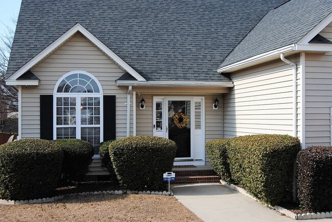 Photo - Wonderful Home in the Willow Lakes Community!