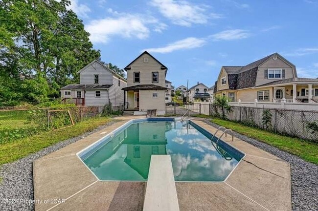 Photo - 12 Mack St