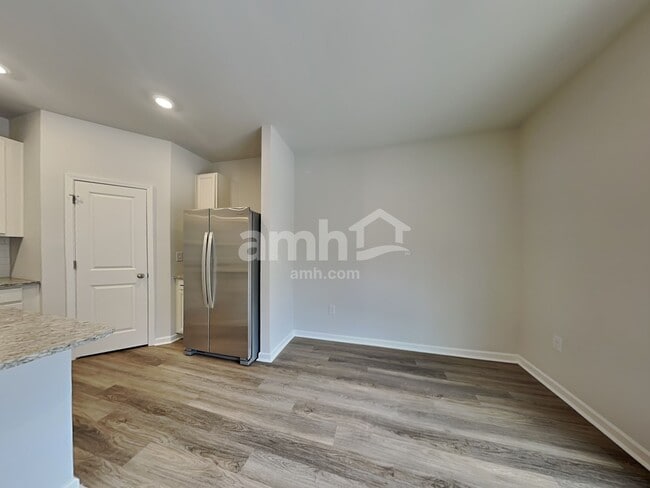 Photo - 4001 Zepelin Wy