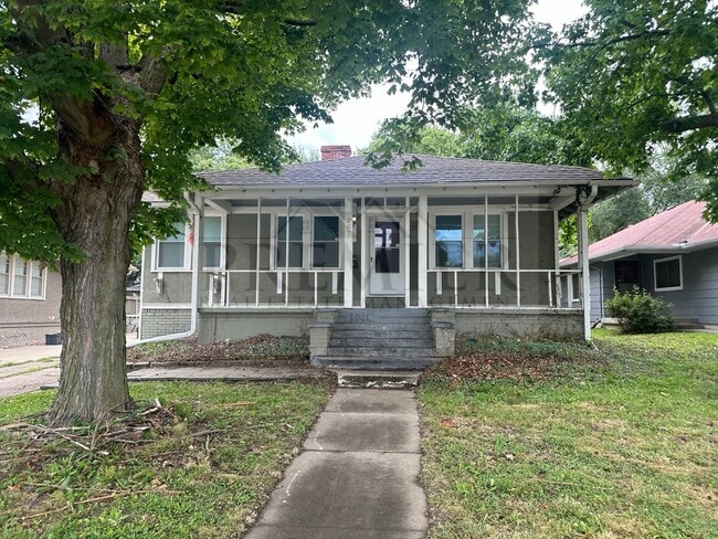307 SW 15 St, Blue Springs MO 64014/ 2 bed... - 307 SW 15 St, Blue Springs MO 64014/ 2 bed... Apartment Unit 307 SW 15th Street
