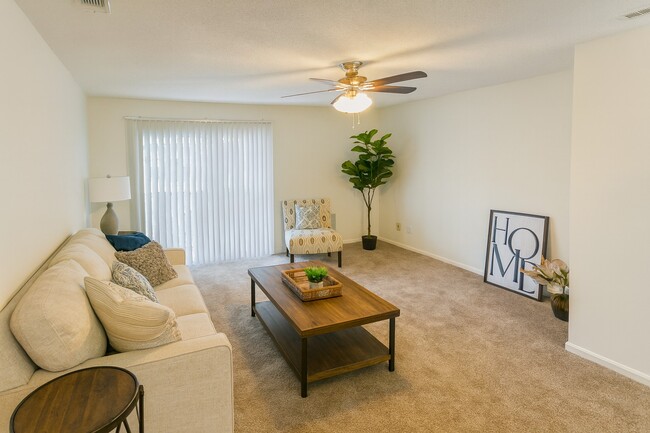 Living Space - Hudson Woods Rental