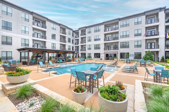 Building Photo - Seville Uptown Rental