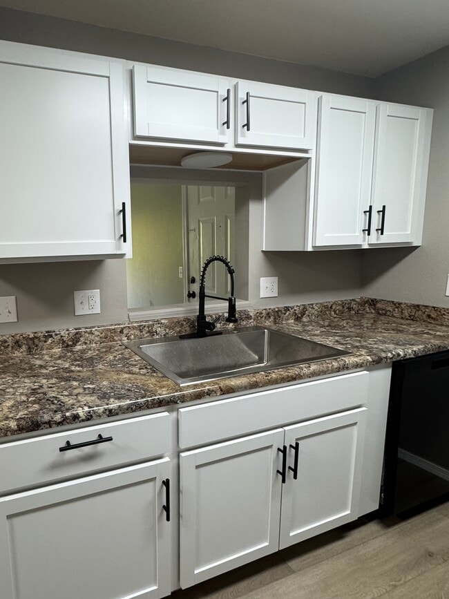 Building Photo - Mountain Boulevard Rental