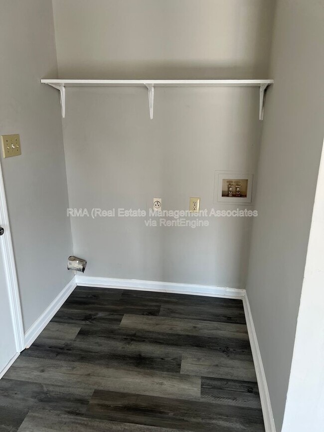 Photo - 201 Grove Pl