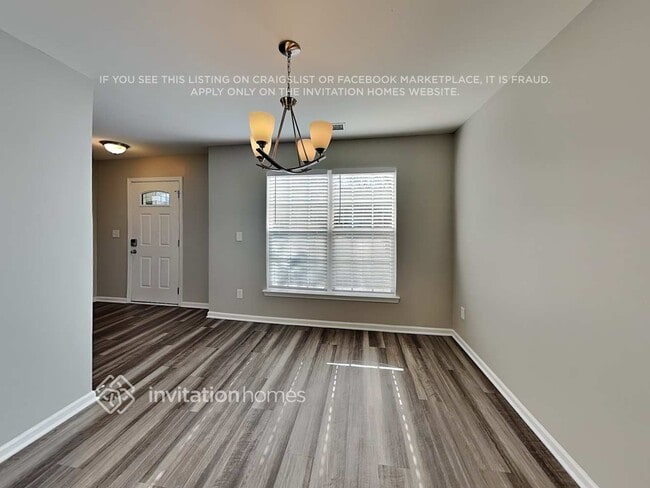 Photo - 196 Markham Dr