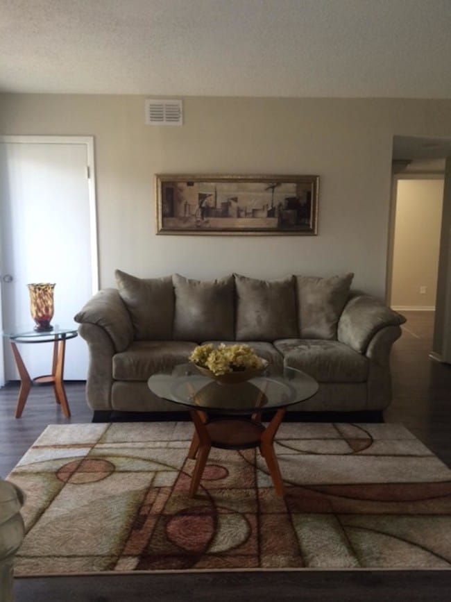 Photo - Meadowbrook Apartments