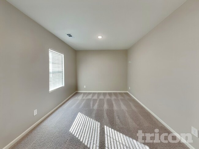 Photo - 2609 Sanders Crk Rd