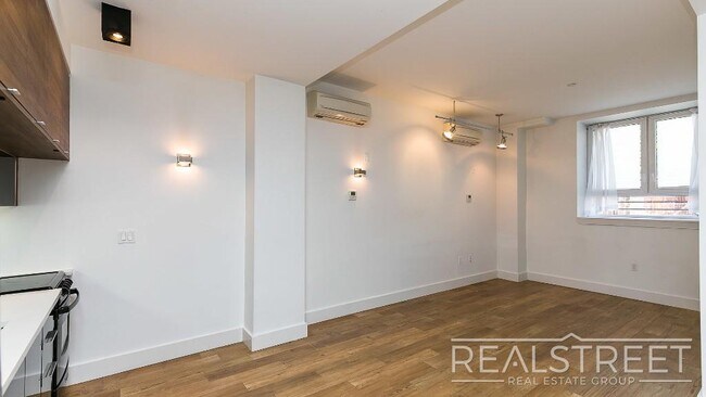 Photo - Maujer Street Unit GA