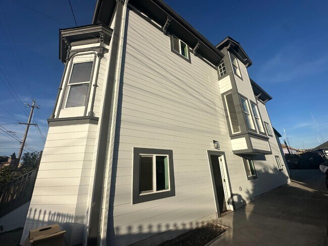 Photo - 3238 Adeline St