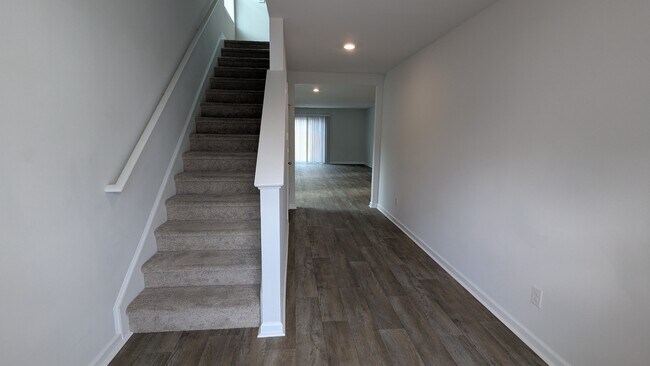 Photo - 104 Ellie Wy