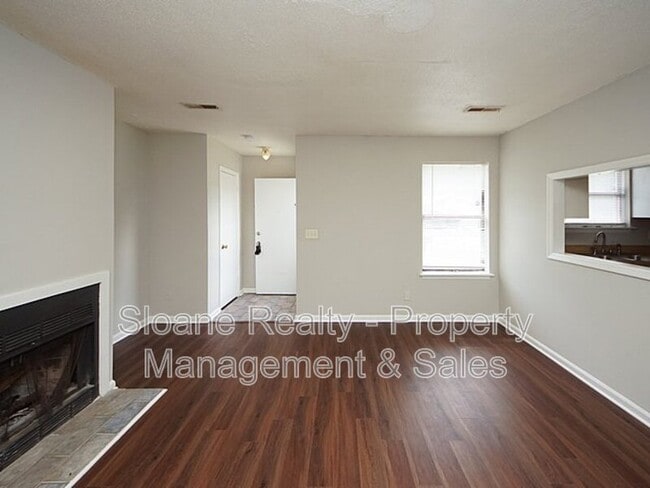 Photo - 204A Miami St
