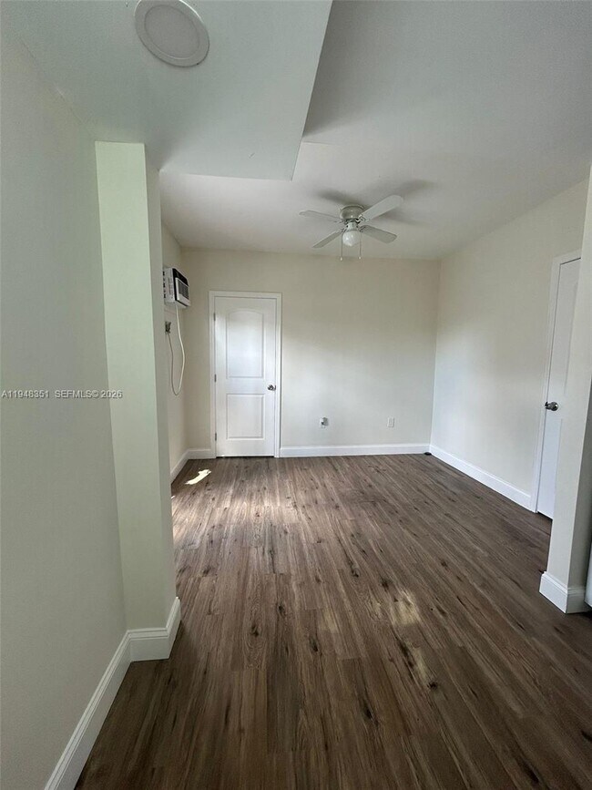 Photo - 1935 Liberty St Unidad 1