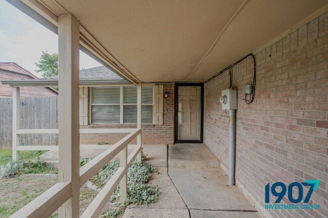 Photo - 8604 Brookline Ave