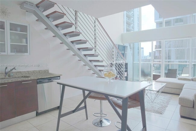 Photo - 41 SE 5th St Unidad 1304