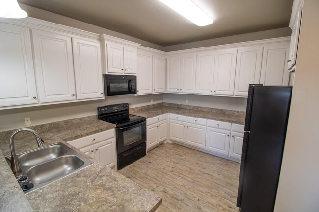 Photo - 9801 Avenue W