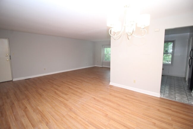 Photo - 2026/2027 Loyola off-campus 2bd/1.5ba Condo Near Loyola & NDM! Available 6/9/2026