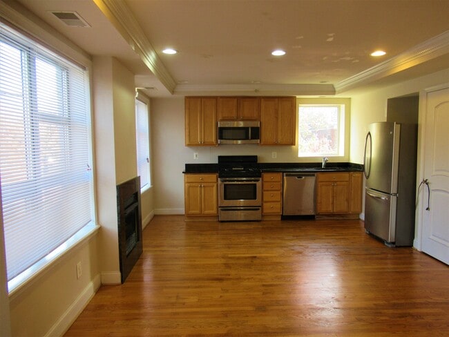 Living Room - 712 Marietta Pl NW Unit 201