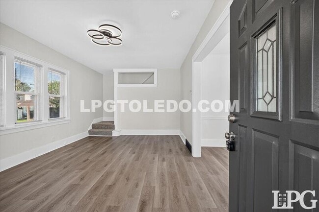 Photo - 2849 W Laskey Rd