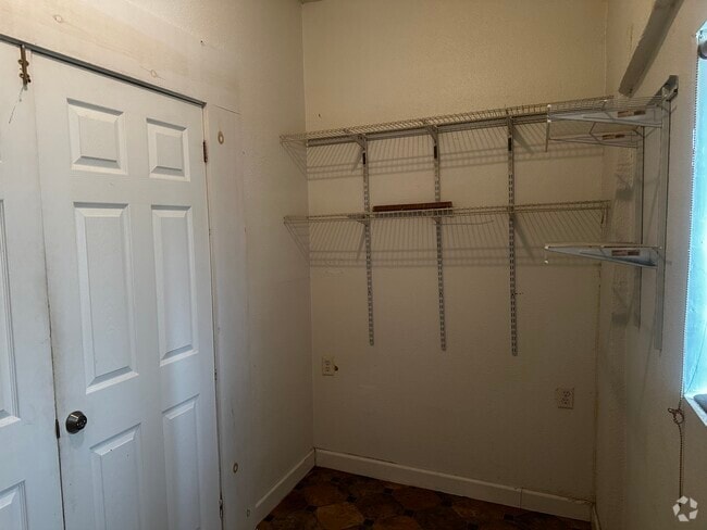 Building Photo - 2216 S Salcedo St Rental