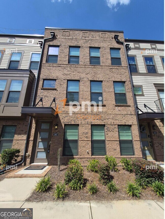 Building Photo - 1807 Brandsford St NW