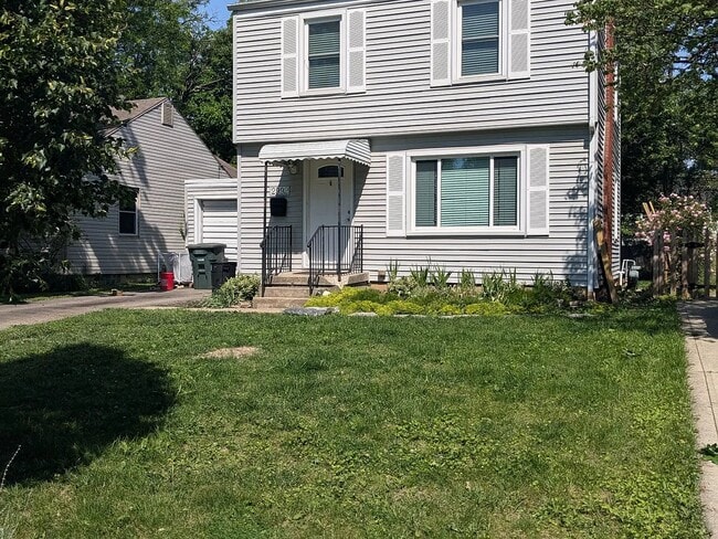 Photo - 2992 Bremen St