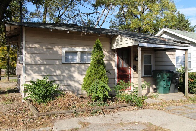 Photo - 1711 N Ball Ave Unit 1711 1/2 N Ball Ave.