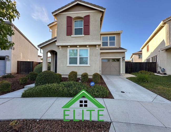 Building Photo - Spacious 4-Bedroom Home in Sought-After No...