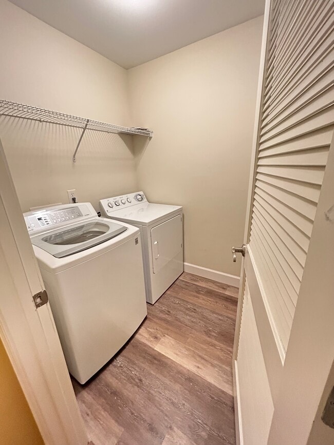 Photo - 105 Havelock Ct